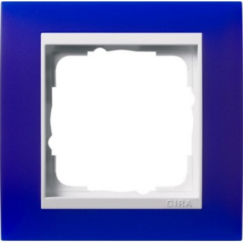 Ramka z osłoną w kolorze białym Event Opaque Gira 0211399