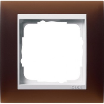 Ramka z osłoną w kolorze białym Event Opaque Gira 0211331